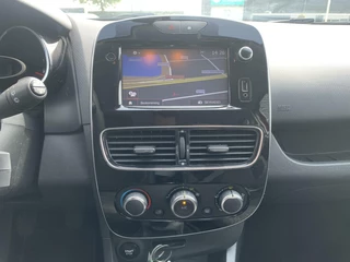 Renault Clio Renault Clio 0.9 TCe Zen BJ`18 NAP NL Navi Trekhaak Elekpakket - afbeelding nr 17