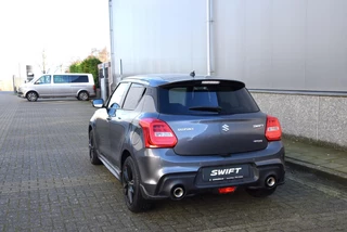 Suzuki Swift Suzuki Swift 1.4 Sport Smart Hybrid | Sport interieur | Zomer/-winterbanden set incl. velgen | Parkeerassistent | - afbeelding nr 5