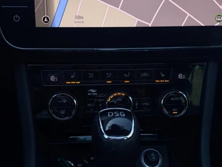 Škoda Superb Skoda Superb Combi 1.4 TSI Plug-in Hybride Trekhaak | Pano Dak | Lederen Interieur | Camera | Sfeerverlichting BTW Auto - afbeelding nr 22