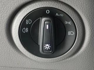 Volkswagen Crafter Volkswagen Crafter 30 2.0 TDI L3H3 Highline Trekhaak Apple Carplay Navigatie Cruise Control Camera MF Stuurwiel imperiaal + Trap - afbeelding nr 25