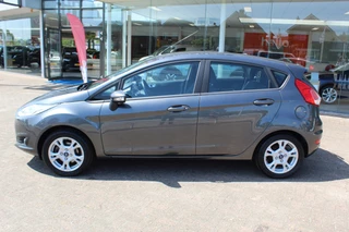 Ford Fiesta Ford Fiesta 1.0 Style Ultimate , 82pk Airco , Cruise control , Parkeersensoren V+A , Navigatie Bleutooth , LM velgen , LED dagrijverlichting - afbeelding nr 4