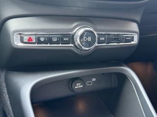 Volvo XC40 Volvo XC40 Recharge P8 AWD R-Design | Panoramadak | Trekhaak | Stoel/stuurverwarming - afbeelding nr 26