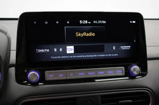 Hyundai Kona Hyundai Kona Electric Premium 64 kWh - Carplay, Camera, Leer, Stoelverw. - afbeelding nr 22