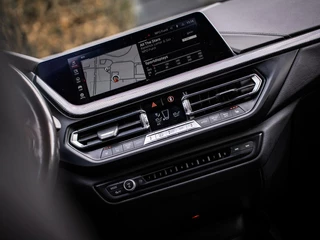 BMW 1 Serie BMW 1-serie M135i xDrive High Executive|PANO|MAXTON|19'' - afbeelding nr 22