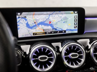 Mercedes-Benz A-Klasse 218Pk Automaat (SCHUIFDAK, APPLE CARPLAY, SFEERVERLICHTING, MEMORY SEATS, CAMERA, BURMESTER, LEDER/ALCANTARA, ADAPTIVE CRUISE, GETINT GLAS, NIEUWSTAT) - afbeelding nr 9