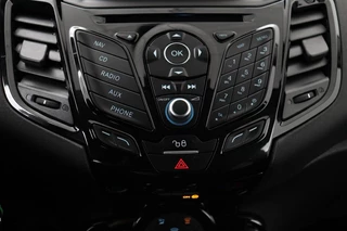 Ford Fiesta Ford Fiesta 1.0 EcoBoost Titanium | Camera | Trekhaak |  Climate control | Navigatie | Cruise control | Verwarmde voorruit | PDC | Regensensor - afbeelding nr 20
