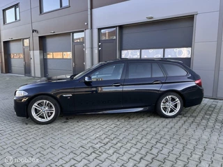 BMW 5 Serie BMW 5-serie Touring 530xd High Executive LCI Xdrive M-Sport - afbeelding nr 2