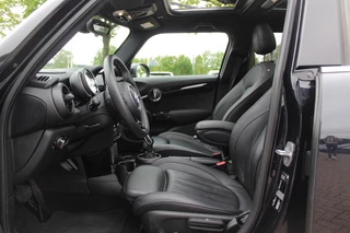 MINI Cooper MINI Cooper Mini 1.5 60 Years Edition / Panoramadak / Head-up / Leder / Harman Kardon / 17'' / Navigatie / DAB / Cruise Control - afbeelding nr 10