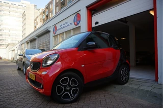 Smart Fortwo Verwarmd stuurwiel | Stoelverwarming |  Stoelverwarming | Cruise control | LED pakket | 15inch sportvelgen | Touchscreen Full Map Navigatie | BlueTooth interface | Mirrorlink/ Android Auto | Achteruitrijcamera | Parkeersensoren - afbeelding nr 2