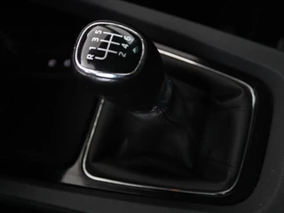 Škoda Octavia Skoda Octavia Combi 1.0 TSI Business Edition | Stoelverwarming |  Trekhaak | Adaptive cruise | Elektrische achterklep | Carplay | Sfeerverlichting - afbeelding nr 19