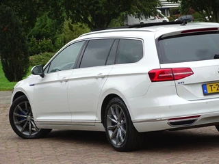 Volkswagen Passat Volkswagen Passat Variant TSI GTE 217PK DSG Highline / R-Line / LED - afbeelding nr 57