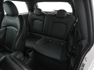 MINI Electric (INCL-BTW) *HEAD-UP | HARMAN/KARDON-AUDIO | LEATHER-ALCANTARA | MATRIX-LED | CAMERA | KEYLESS | NAVI-FULLMAP | DAB+ | ECC | HEATED-SPORT-SEATS | DIGI-COCKPIT | PDC | CRUISE | 17