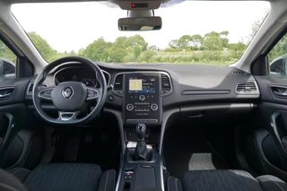 Renault Mégane Estate Renault Mégane Estate 1.3 TCe 140pk Limited - Blanc Glacier - 158dkm - Keurig - afbeelding nr 17