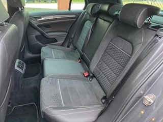 Volkswagen Golf Volkswagen Golf 1.4 TSI PHEV GTE | PANO / ACC / LED / CARPLAY / CAMERA / P.SENSOR V+A / LEDER-ALCANTARA / STOELVERW. / LANE ASS ! - afbeelding nr 33