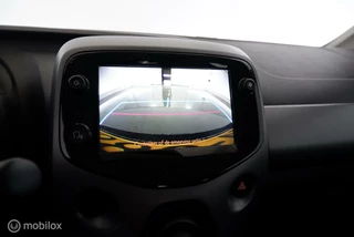 Toyota Aygo Toyota Aygo 1.0 VVT-i 72pk X-Play applecarplay|airco|camera|dab|lmv15 - afbeelding nr 8
