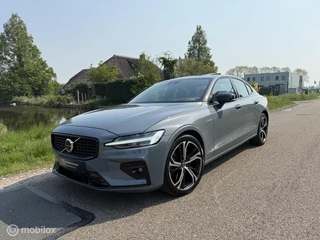 Volvo S60 2.0 B5 AWD Ultimate Dark / Pano / Harman / BLIS