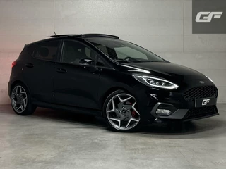 Ford Fiesta Ford Fiesta 1.5 EcoBoost ST-3 Performance Pano Recaro B&O CarPlay - afbeelding nr 1