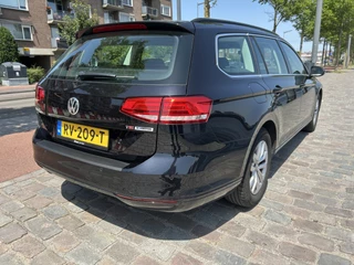 Volkswagen Passat Volkswagen Passat Variant 1.4 TSI ACT Highline Business R navi/camera airco/ecc apk - afbeelding nr 2