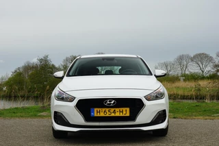 Hyundai i30 Hyundai I30 1.0 T-GDI Comfort Plus - Atlas White - Nav/PDC/LMV/Carplay - afbeelding nr 4