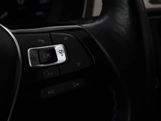 Volkswagen Passat Volkswagen Passat 1.4 TSI GTE | Panoramadak | Stoelverwarming |  Trekhaak | Adaptive cruise | Camera | Carplay | Leder/Alcantara | Full LED | Virtual Cockpit - afbeelding nr 16