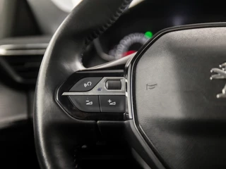Peugeot 208 (APPLE CARPLAY, GROOT NAVI, 360 CAMERA, LM VELGEN, SPORTSTOELEN, PARKEERSENSOREN, CRUISE, NIEUWE APK, NIEUWSTAAT) - afbeelding nr 18