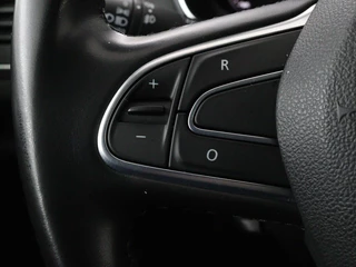 Renault Mégane Renault Mégane 1.3 TCe Bose | Trekhaak | Carplay |  Climate control | Navigatie | Dodehoek detectie | Park Assist | Cruise control - afbeelding nr 14