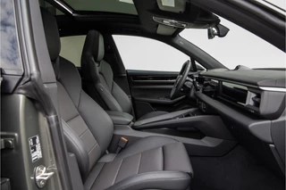 Porsche Macan Porsche Macan 4 100 kWh Panorama, Trekhaak, 22