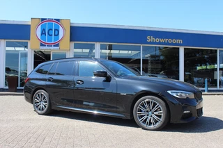 BMW 3 Serie BMW 3-Serie Touring (g21) 330e 292pk Aut Hybrid M-Sport Business Edition Plus | PanoramaDak | Trekhaak wegklapbaar | 360° Camera  | Nwpr €72.000,- | - afbeelding nr 25