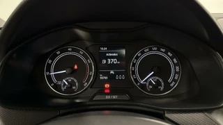 Škoda Scala Skoda Scala 1.0 TSI Online Edition PANO CARPLAY CAMERA LM - afbeelding nr 24