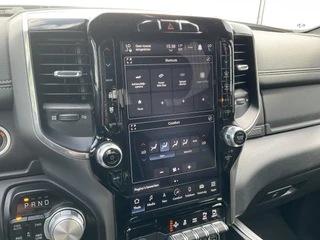 Dodge Ram 1500 Dodge Ram 1500 5.7 V8 4x4 Crew Cab Laramie Pano Full Navi SideSteps Trekhaak Luchtvering - afbeelding nr 40