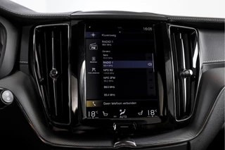Volvo XC60 Volvo XC60 2.0 T4 Inscription 190 PK - Automaat | Dig. Cockpit | Elek. Trekhaak | Adapt. Cruise | Memory | Stoel-+Stuurverw. | PDC | Camera | NAV | ECC | Elek. Klep | LM 19