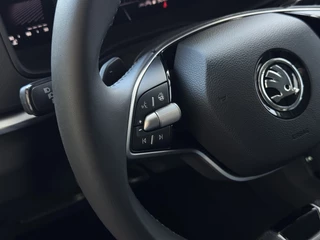 Škoda Karoq Škoda Karoq 1.5 TSI 150PKLED VIR.COCKPIT CARPLAY NAVI CAMERA ELEK.KLEP STOEL/STUUR VERW. LMV 2025 - afbeelding nr 12