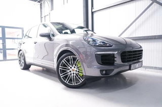 Porsche Cayenne Porsche Cayenne 3.0 S E-Hybrid 416 pk | NL auto NAP | Rijklaarprijs | Bose | Panoramadak | 21 inch | Meteorgrey | - afbeelding nr 19