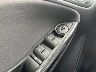 Ford Focus Ford Focus 1.5 Ecoboost Titanium 150pk Automaat | Trekhaak | Navigatie | Voorruit verwarming | 17 inch velg | Climate control - afbeelding nr 29