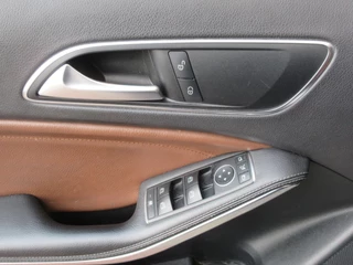 Mercedes-Benz GLA Mercedes-Benz GLA-klasse 180 d Automaat Leer Navi Clima Pano - afbeelding nr 18