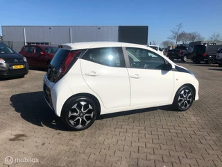 Toyota Aygo Toyota Aygo 1.0 VVT-i X 5DRS AIRCO CAMERA LED LMV - afbeelding nr 4