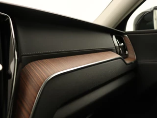 Volvo XC60 Volvo XC60 T8 PLUG-IN HYBRID INSCRIPTION ACC BLIS SCHUIFDAK 20INCH KEYLESS - afbeelding nr 23