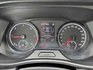 Volkswagen Transporter Volkswagen Transporter 2.0 TDI L2H1 28 Comfortline Navigatie Trekhaak Carplay Cruise Airco Lat om lat 4 Seizoenen banden - afbeelding nr 31