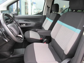 Citroën Berlingo Citroën Berlingo 1.2 PureTech Feel, Automaat / Carplay + Android Auto / Trekhaak / Camera / Navigatie / 16' LMV - afbeelding nr 5