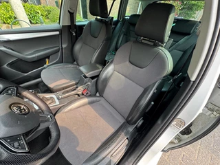 Škoda Octavia Škoda Octavia Combi 1.6 TDI Greentech Clever Edition Lichtmetalen velgen/Cruise Control/Parkeersensoren - afbeelding nr 11