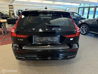Volvo V60 Volvo V60 2.0 T6 Plug-in hybrid AWD Dark R-Design - afbeelding nr 4
