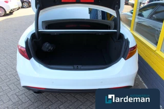 Alfa Romeo Giulia Alfa Romeo Giulia 2.0T Sprint 280pk Driver Assist. - afbeelding nr 9