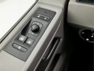 Volkswagen Transporter (9 PERSOONS, LEDER, APPLE CARPLAY, GROOT NAVI, NIEUWE APK, ELEK RAMEN, CRUISE, TREKHAAK, NIEUWSTAAT) - afbeelding nr 19