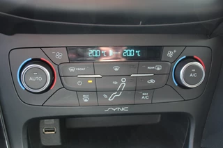 Ford Focus Climate control , Navigatie , Cruise control , LED dagrijverlichting Parkeersensoren V+A , Voorruitverwarming - afbeelding nr 16