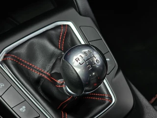 Ford Kuga Ford Kuga 1.5 EcoBoost ST-Line 150pk | Winter Pack | Camera | Navigatie | Half leder | Full led | Rode remklauwen - afbeelding nr 29