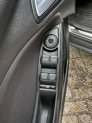 Ford Focus Ford Focus 1.0 Titanium Edition navi airco/ecc keurige auto - afbeelding nr 11