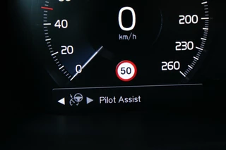 Volvo V90 Volvo V90 2.0 T4 Inscription 210pk | Lederen dashboard | Trekhaak - afbeelding nr 24