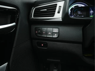 Kia Niro Kia Niro 1.6 GDi Hybrid ExecutiveLine Aut. *LEATHER-FABRIC | NAVI-FULLMAP | KEYLESS | CAMERA | COMFORT-SEATS | DIGI-COCKPIT | LANE-ASSIST | ECC | CARPLAY | PDC | 16''ALU* - afbeelding nr 18