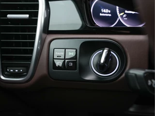 Porsche Cayenne (INCL-BTW) *PANO | CLUB-FULL-LEATHER | SOFT-CLOSE | MEMORY-PACK | SURROUND-VIEW | FULL-LED | NAVI-FULLMAP | AIR-SUSPENSION | DAB | DIGI-COCKPIT | PDC | CRUISE | SPORT-SEATS | 21