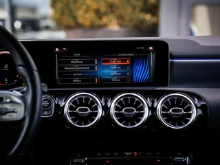 Mercedes-Benz A-Klasse Mercedes A-klasse A250 Premium AMG|PANO|BURMESTER|SFEERVERL. - afbeelding nr 21